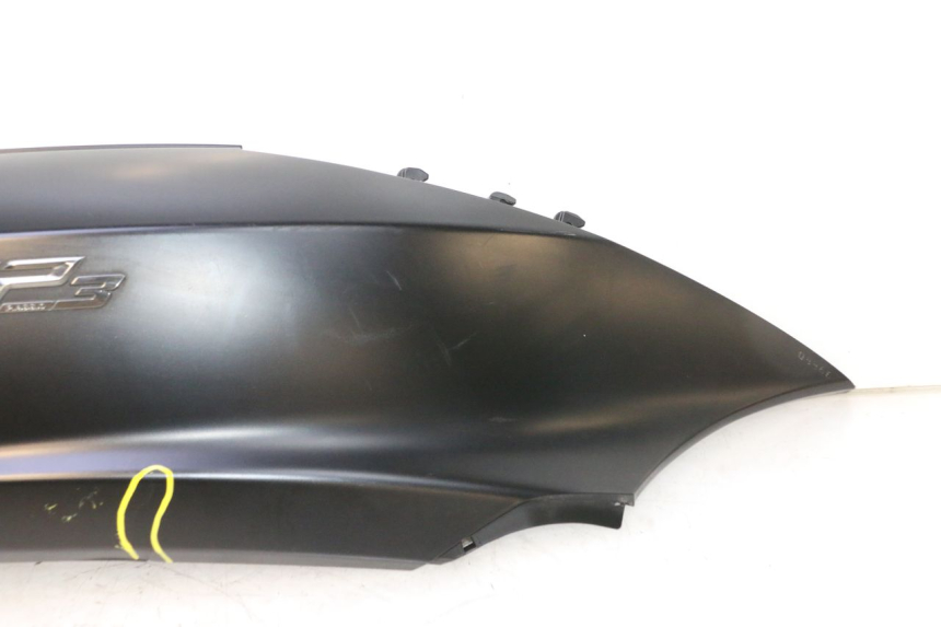 photo de CARENADO TRASERO DERECHA PIAGGIO MP3 500 (2016 - 2018) - Primer plano técnico