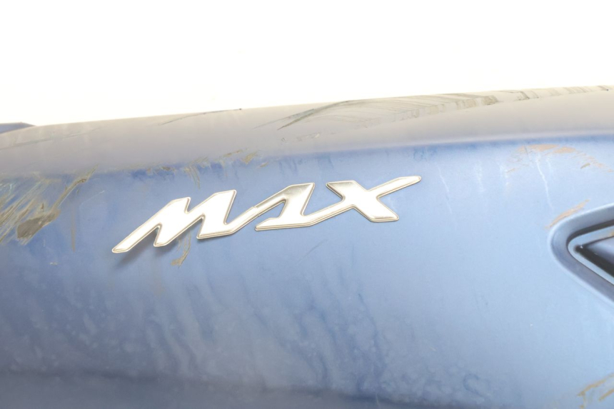 photo de CARENADO TRASERO DERECHA YAMAHA N-MAX NMAX 125 (2021 - 2024) - Primer plano técnico