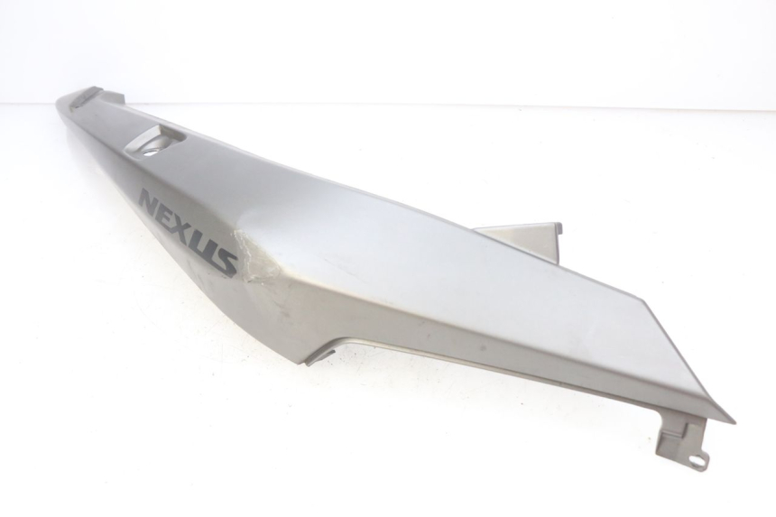 photo de FLANCO TRASERO DERECHO GILERA NEXUS 125 (2009 - 2013) - Detalles de los puntos de fijación