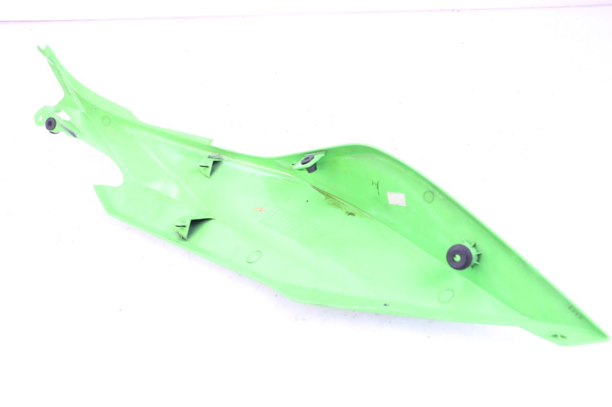 photo de CARENADO TRASERO DERECHA KAWASAKI NINJA 400 (2018 - 2023) - Zoom estado de uso