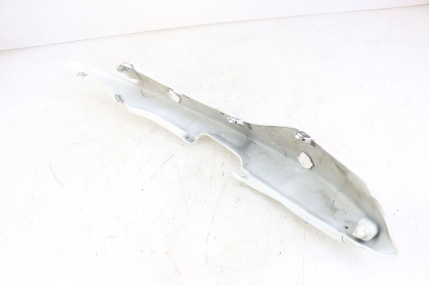 photo de CARENADO TRASERO DERECHA MOTO GUZZI NORGE 8V GT 1200 (2011 - 2016) - Zoom estado de uso