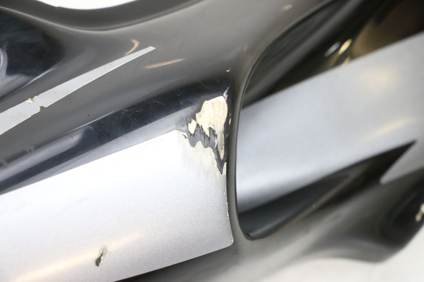 photo de CARENADO TRASERO DERECHA HONDA NSR R 125 (1994 - 2003) - Características distintivas