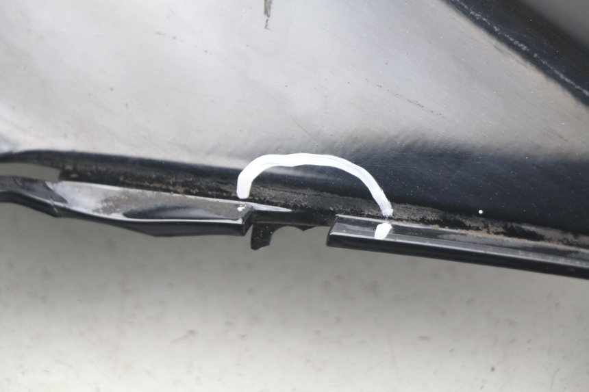 photo de CARENADO TRASERO DERECHA SYM ORBIT 2 50 (2008 - 2014) - Detalles de los puntos de fijación