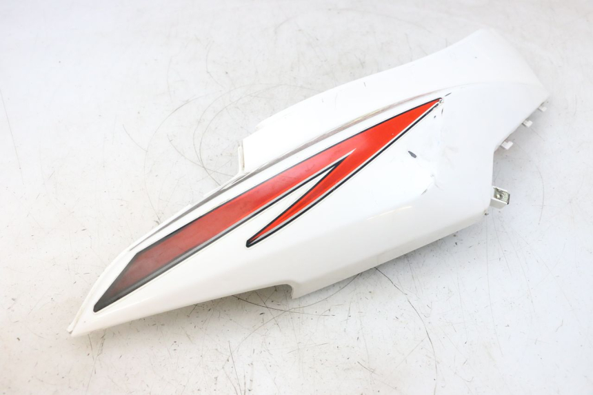 photo de CARENADO TRASERO DERECHA SYM ORBIT 2 50 (2008 - 2014) - Características distintivas