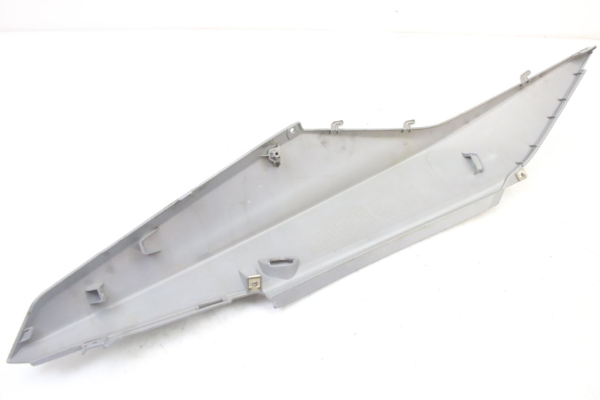 photo de CARENADO TRASERO DERECHA SYM ORBIT III 3 4T 50 (2021 - 2025) - Detalles de los puntos de fijación