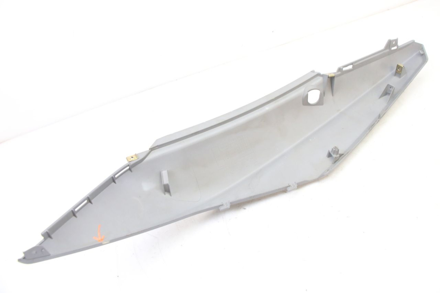 photo de CARENADO TRASERO DERECHA SYM ORBIT III 3 4T 50 (2021 - 2025) - Estado de la superficie y material