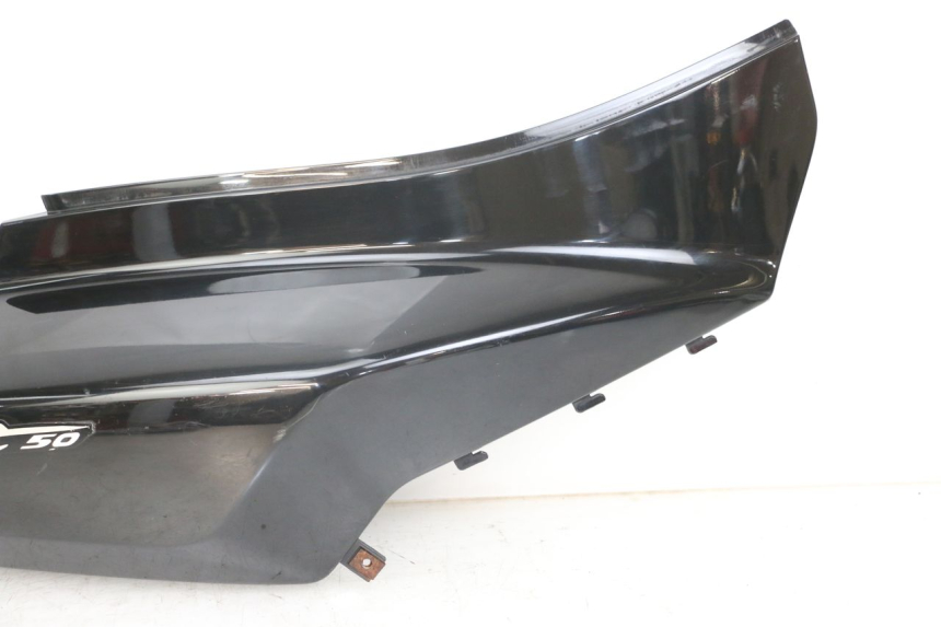 photo de CARENADO TRASERO DERECHA SYM ORBIT 50 (2008 - 2010) - Estado de la superficie y material