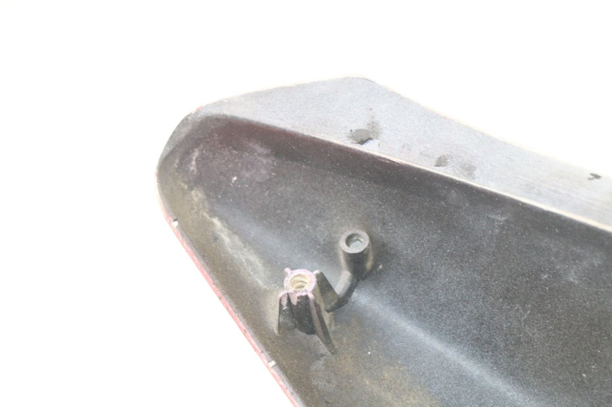 photo de CARENADO TRASERO DERECHA MBK OVETTO ONE 2T 50 (2013 - 2017) - Primer plano técnico