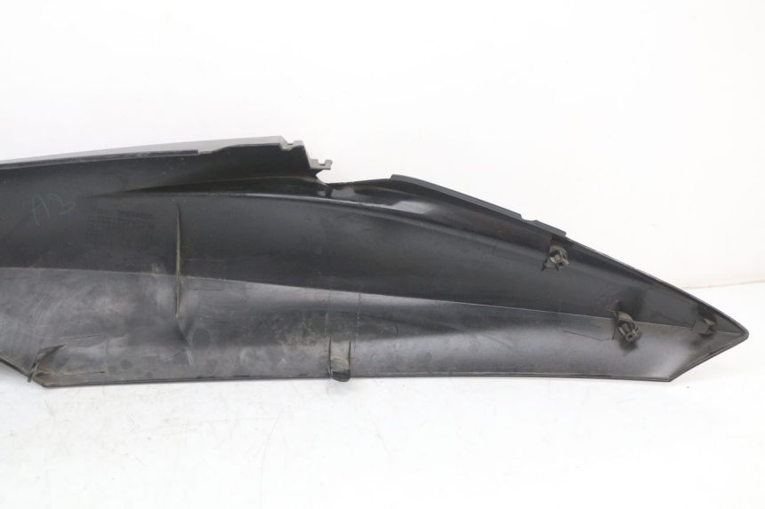 photo de CARENADO TRASERO DERECHA HONDA PCX (JF28) 125 (2009 - 2011) - Estado de la superficie y material