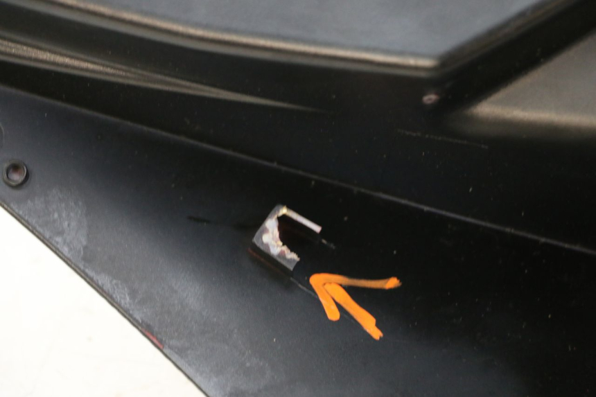 photo de CARENADO TRASERO DERECHA PEUGEOT SPEEDFIGHT 3 LC 2T 50 (2009 - 2015) - Marcados y referencias originales