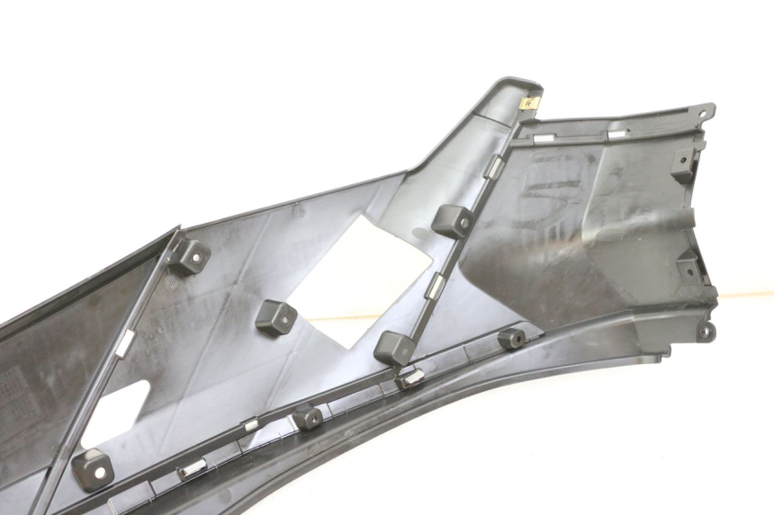 photo de FLANCO TRASERO DERECHO PEUGEOT TWEET 4T 50 (2023 - 2025) - Primer plano técnico