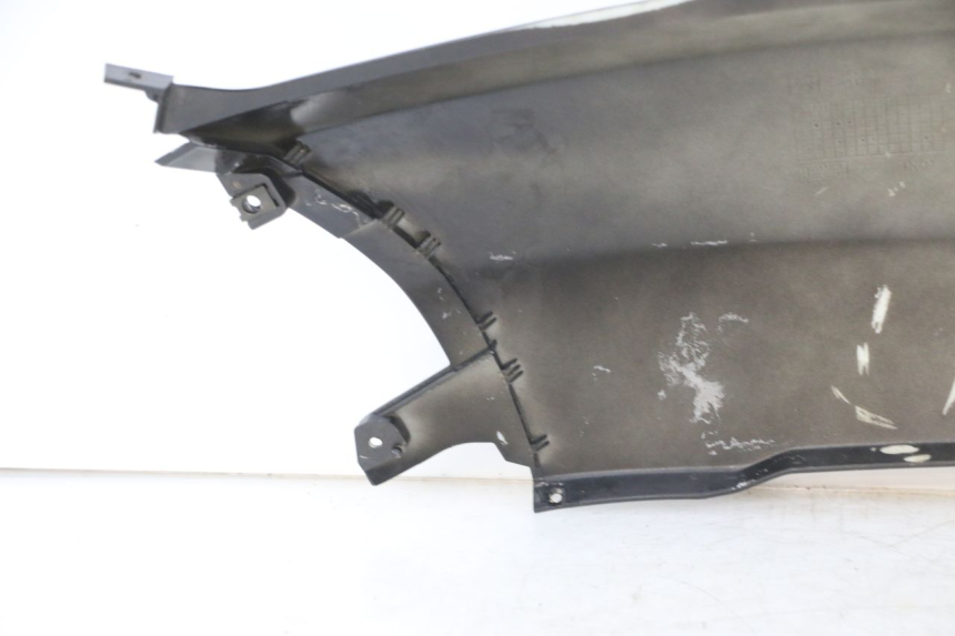 photo de CARENADO TRASERO DERECHA PEUGEOT VIVACITY 125 (2010 - 2017) - Primer plano técnico