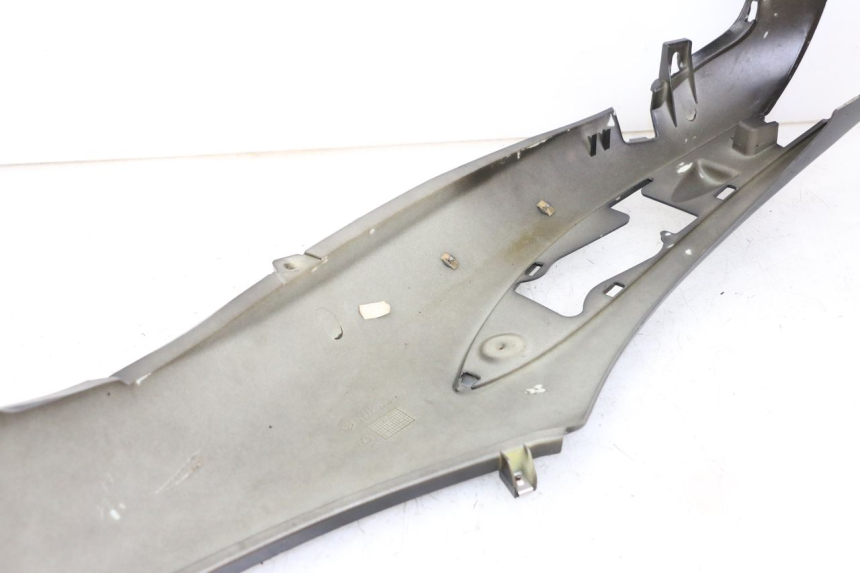 photo de CARENADO TRASERO DERECHA PIAGGIO BEVERLY 125 (1998 - 2005) - Zoom estado de uso