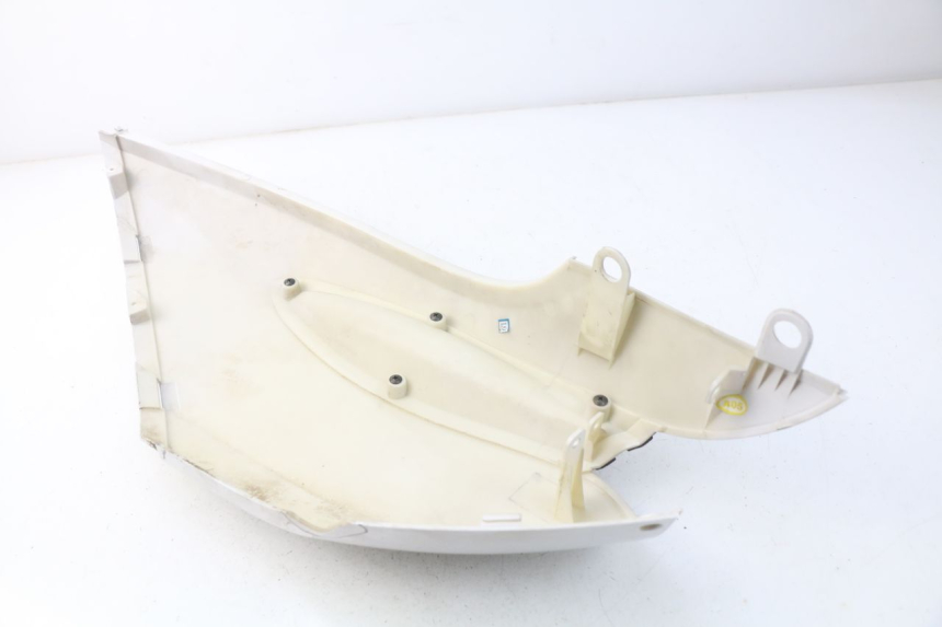 photo de CARENADO TRASERO DERECHA KEEWAY PIXEL 50 (2008 - 2011) - Detalles de los puntos de fijación