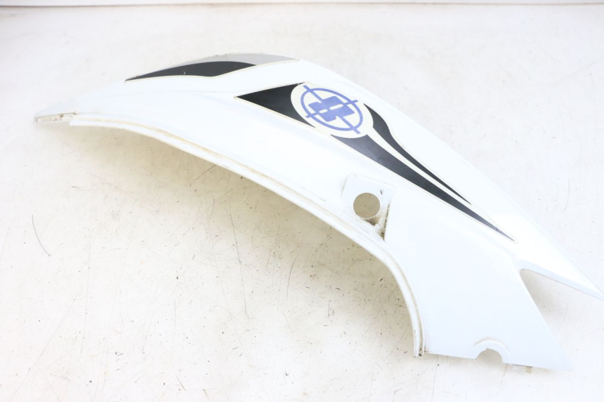 photo de CARENADO TRASERO DERECHA EUROCKA R8 4T 50 (2013 - 2022) - Estado de la superficie y material