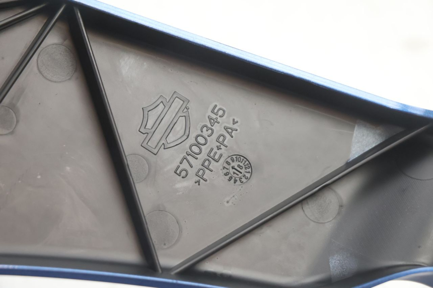 photo de CARENADO TRASERO DERECHA HARLEY DAVIDSON ROAD GLIDE FLTRXSE 1920 (2018 - 2022) - Primer plano técnico
