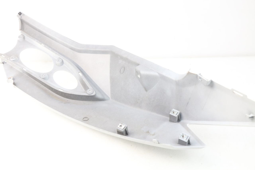 photo de FLANCO TRASERO DERECHO DAELIM S3 125 (2010 - 2017) - Detalle de la pieza