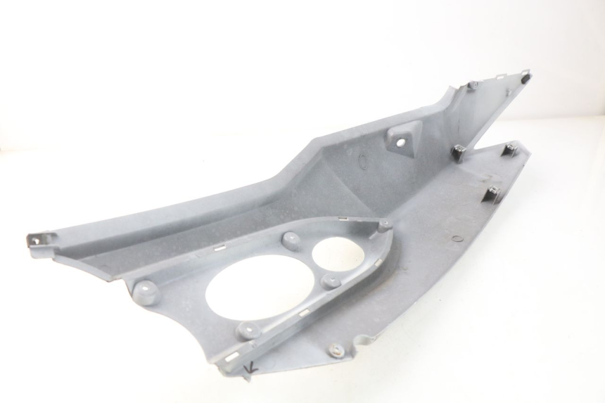 photo de FLANCO TRASERO DERECHO DAELIM S3 125 (2010 - 2017) - Primer plano técnico