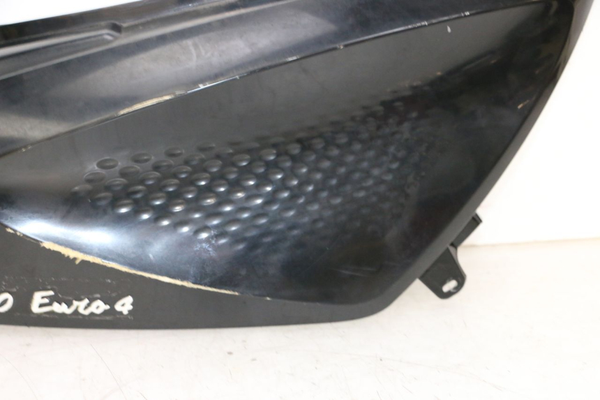 photo de CARENADO TRASERO DERECHA JM MOTORS SANTANA 50 (2014 - 2023) - Características distintivas