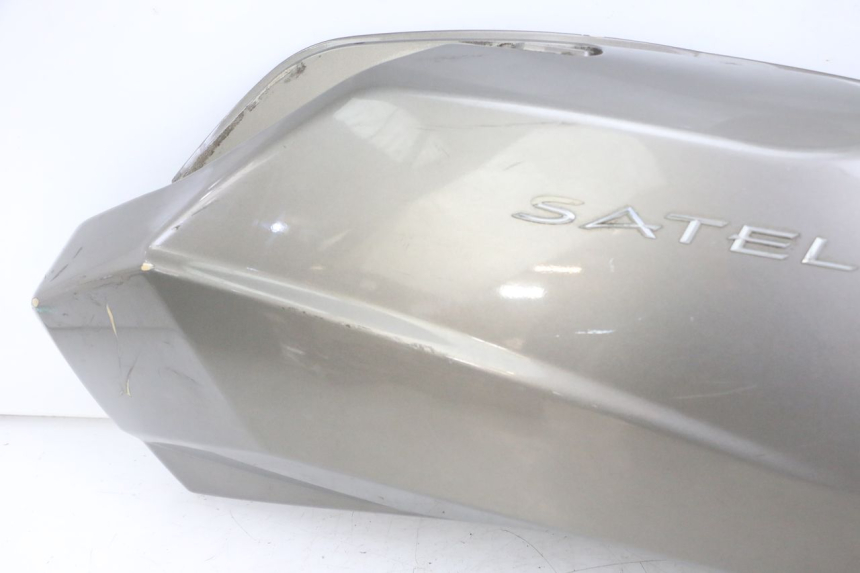 photo de CARENADO TRASERO DERECHA PEUGEOT SATELIS 125 (2013 - 2018) - Otra vista del artículo