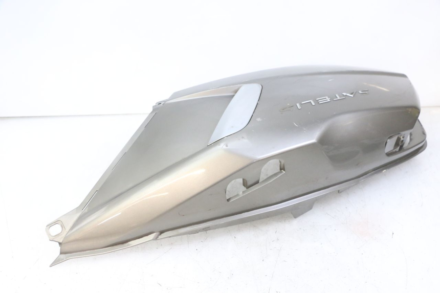 photo de CARENADO TRASERO DERECHA PEUGEOT SATELIS 125 (2013 - 2018) - Detalles de los puntos de fijación