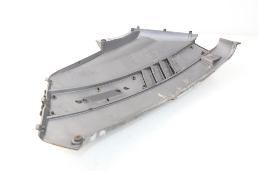 photo de CARENADO TRASERO DERECHA PEUGEOT SC 50 (1988 - 1992) - Primer plano técnico