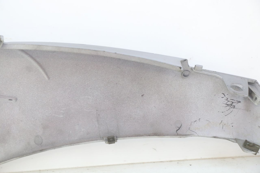 photo de FLANCO TRASERO DERECHO APRILIA SCARABEO LIGHT 125 (2007 - 2011) - Primer plano técnico