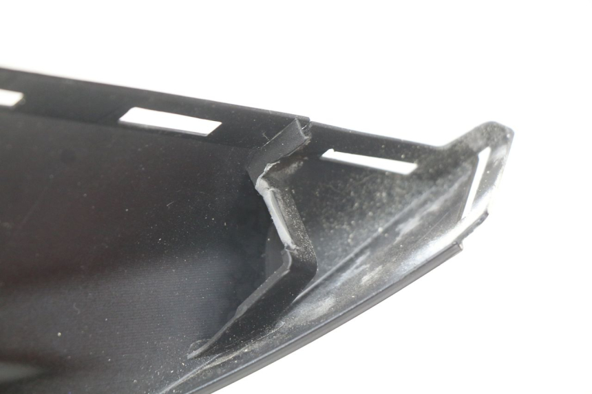 photo de FLANCO TRASERO DERECHO SUZUKI SIXTEEN 125 (2008 - 2010) - Zoom estado de uso