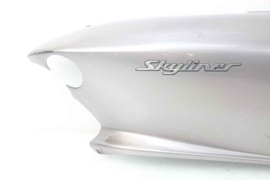 photo de CARENADO TRASERO DERECHA MBK SKYLINER 125 (2004 - 2007) - Características distintivas