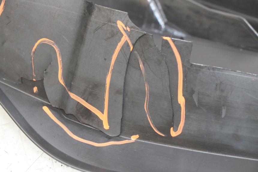 photo de FLANCO TRASERO DERECHO SHERCO SM-R 50 (2018 - 2021) - Estado de la superficie y material