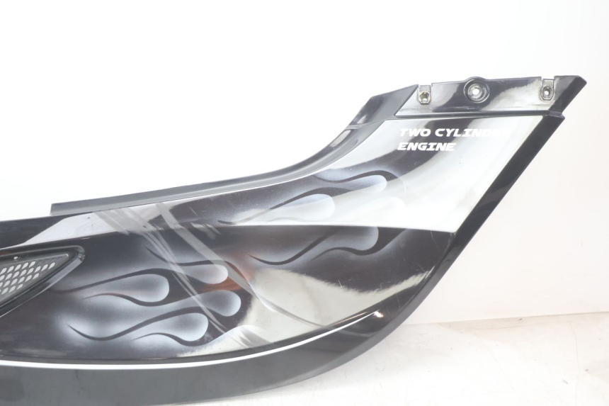 photo de CARENADO TRASERO DERECHA CAN-AM SPYDER RS 1000 (2008 - 2012) - Otra perspectiva