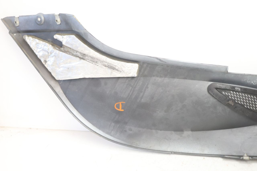 photo de CARENADO TRASERO DERECHA CAN-AM SPYDER RS 1000 (2008 - 2012) - Estado de la superficie y material