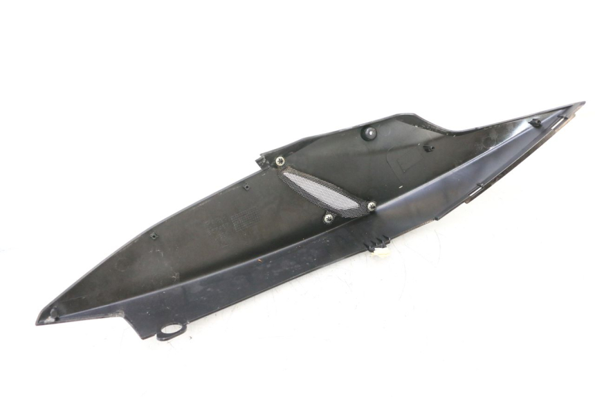photo de CARENADO TRASERO DERECHA APRILIA SR MOTARD 50 (2012 - 2018) - Estado de la superficie y material