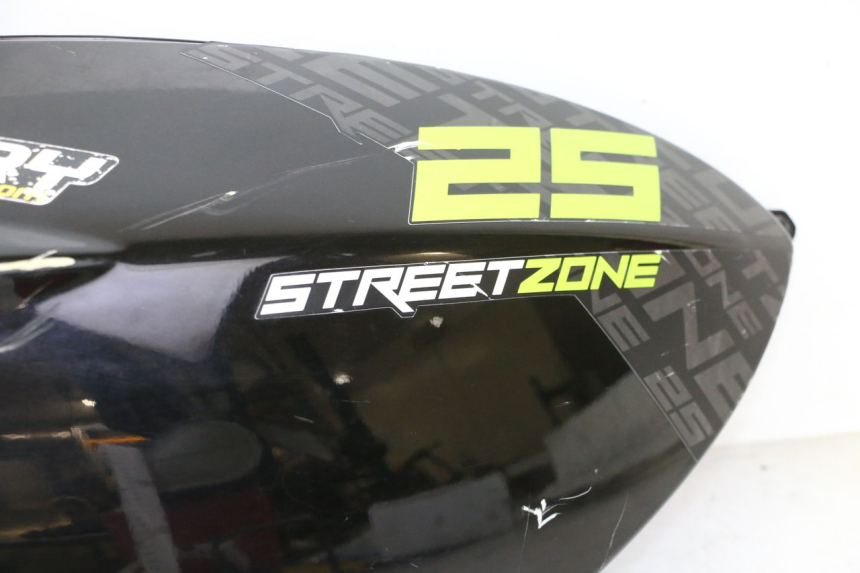 photo de CARENADO TRASERO DERECHA PEUGEOT STREETZONE I NAKED 2T 50 (2018 - 2020) - Primer plano de alta resolución