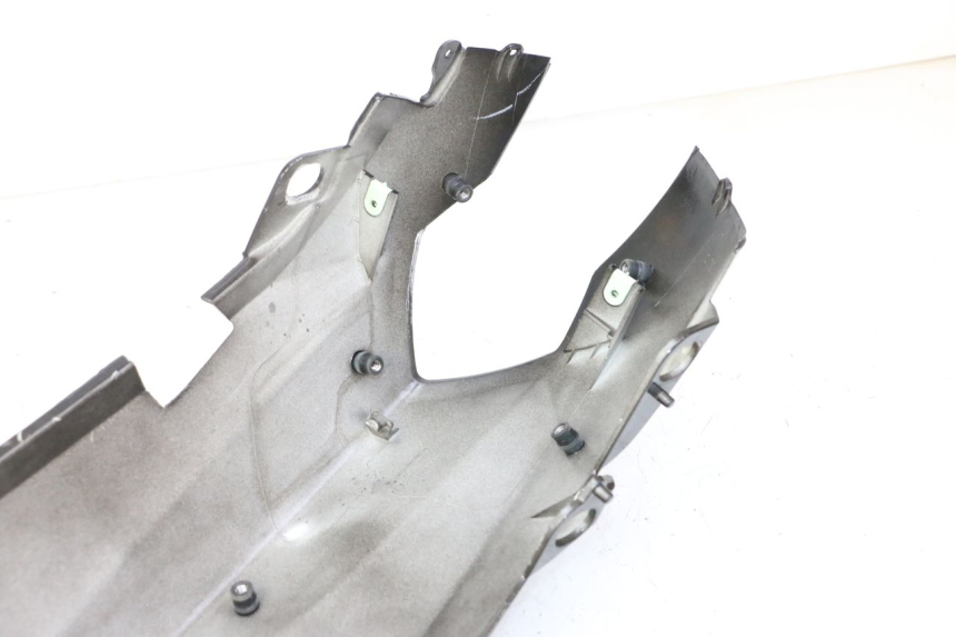 photo de CARENADO TRASERO DERECHA PEUGEOT STREETZONE I NAKED 2T 50 (2018 - 2020) - Zoom estado de uso