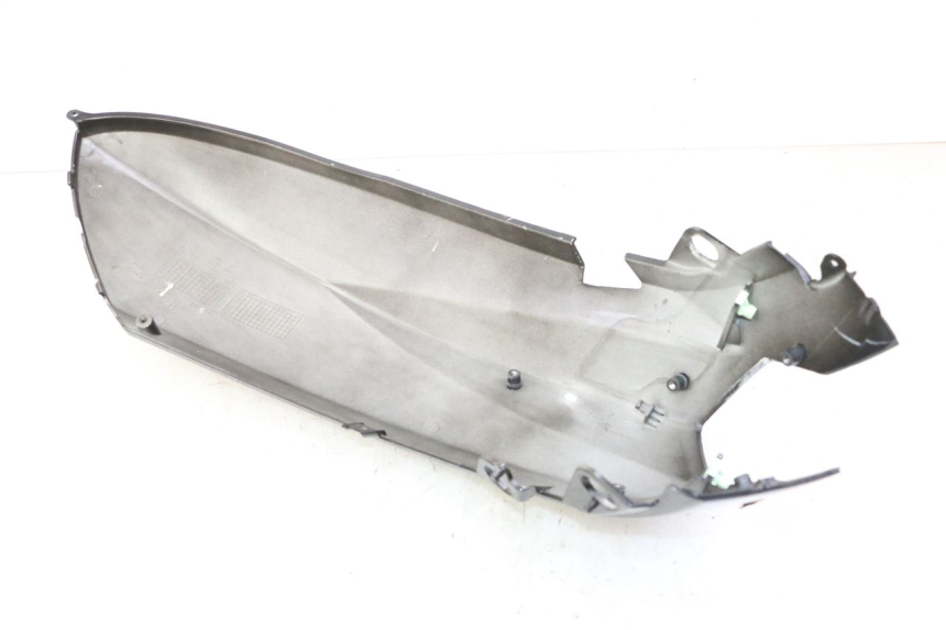 photo de CARENADO TRASERO DERECHA PEUGEOT STREETZONE I NAKED 2T 50 (2018 - 2020) - Primer plano técnico