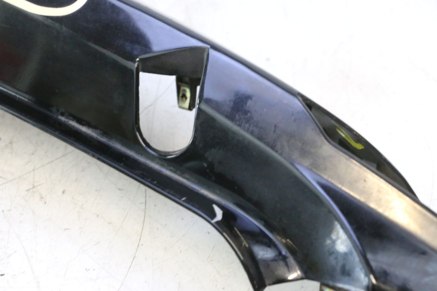 photo de CARENADO TRASERO DERECHA KYMCO SUPER 8 2T 50 (2007 - 2013) - Detalles de los puntos de fijación