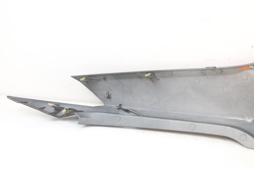 photo de CARENADO TRASERO DERECHA KYMCO SUPER 8 4T 50 (2018 - 2020) - Detalles de los puntos de fijación