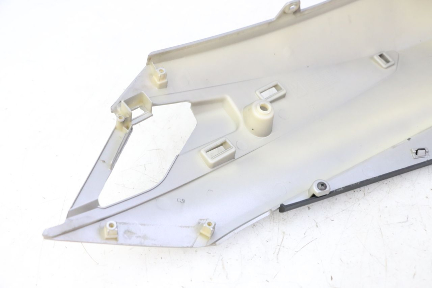 photo de FLANCO TRASERO DERECHO APRILIA SXR 50 (2021 - 2023) - Otra perspectiva