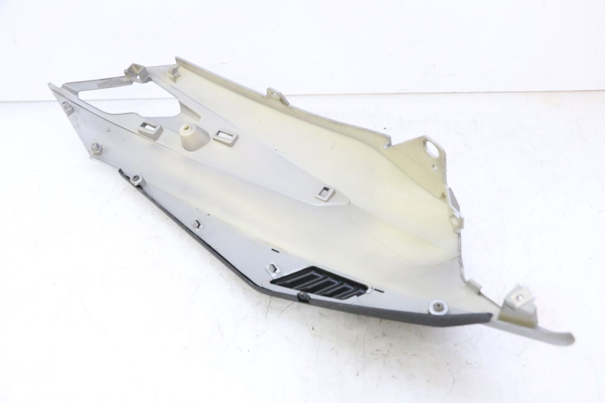 photo de FLANCO TRASERO DERECHO APRILIA SXR 50 (2021 - 2023) - Primer plano técnico