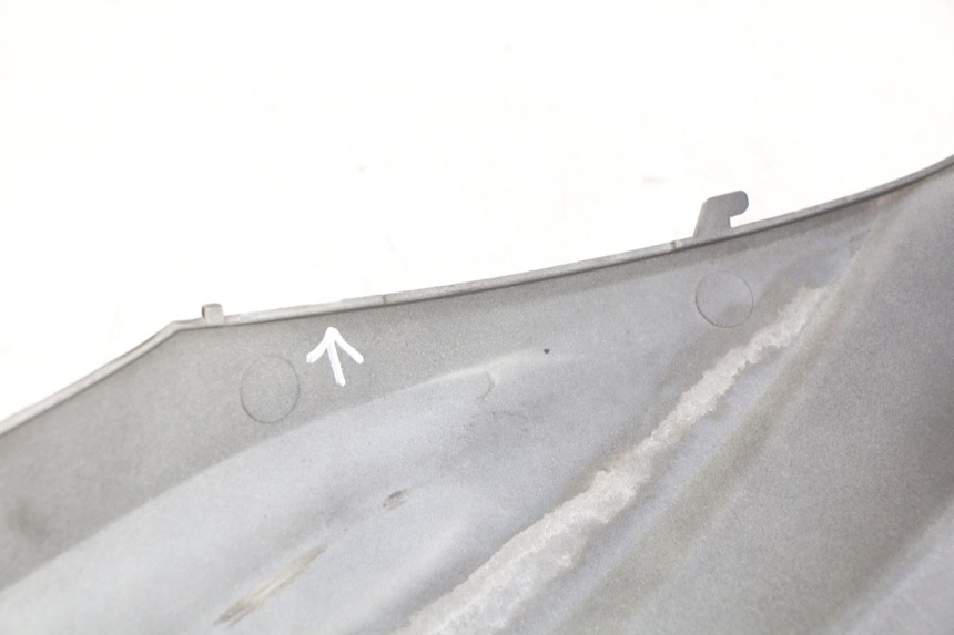 photo de FLANCO TRASERO DERECHO SYM SYMPHONY 125 (2009 - 2015) - Primer plano técnico