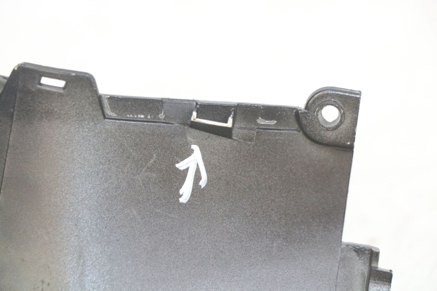 photo de FLANCO TRASERO DERECHO SYM SYMPHONY 125 (2009 - 2015) - Detalles de los puntos de fijación