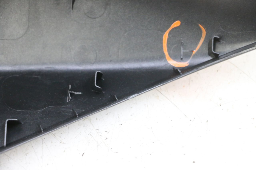 photo de CARENADO TRASERO DERECHA YAMAHA TRICITY 300 (2020 - 2024) - Detalle de la pieza