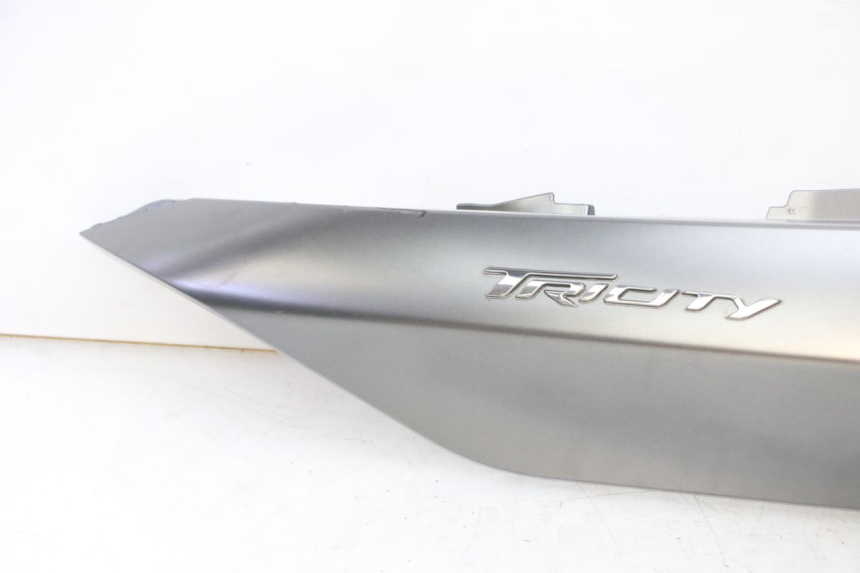 photo de CARENADO TRASERO DERECHA YAMAHA TRICITY 300 (2020 - 2024) - Inspección visual detallada