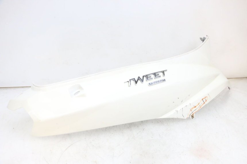 photo de CARENADO TRASERO DERECHA PEUGEOT TWEET PRO EFI 4T 50 (2021 - 2022) - Vista principal