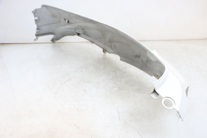 photo de CARENADO TRASERO DERECHA PEUGEOT TWEET PRO EFI 4T 50 (2021 - 2022) - Estado de la superficie y material