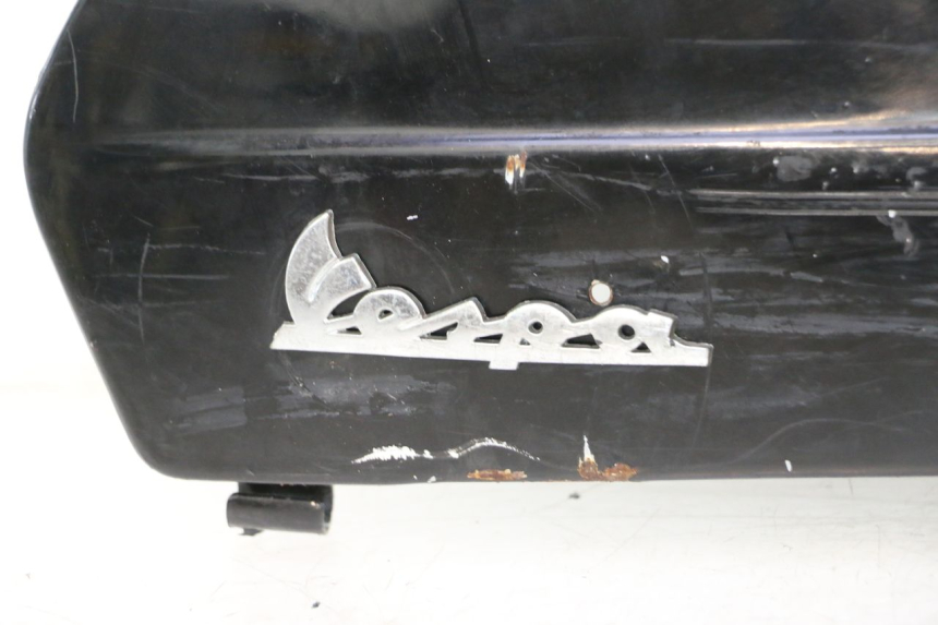 photo de CARENADO TRASERO DERECHA PIAGGIO VESPA PK FL 2T 50 (1990 - 1996) - Zoom sobre los componentes