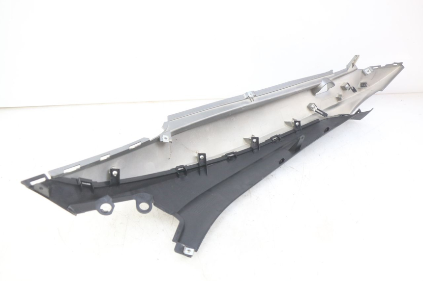 photo de FLANCO TRASERO DERECHO HONDA VISION NSC R 50 (2013 - 2015) - Otra perspectiva