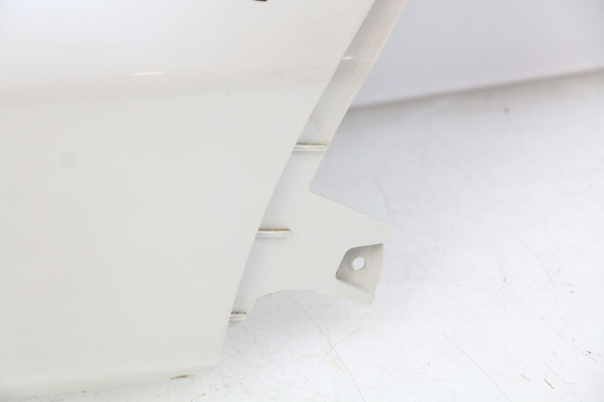 photo de FLANCO TRASERO DERECHO PEUGEOT VIVACITY NEW 4T 50 (2008 - 2017) - Zoom sobre los componentes