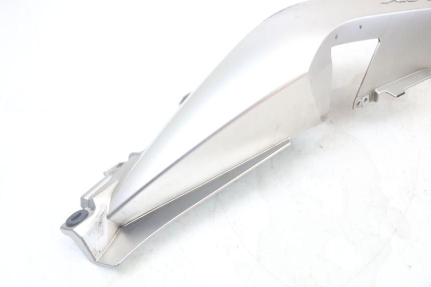 photo de FLANCO TRASERO DERECHO YAMAHA XMAX X-MAX ABS 125 (2017 - 2020) - Detalles de los puntos de fijación